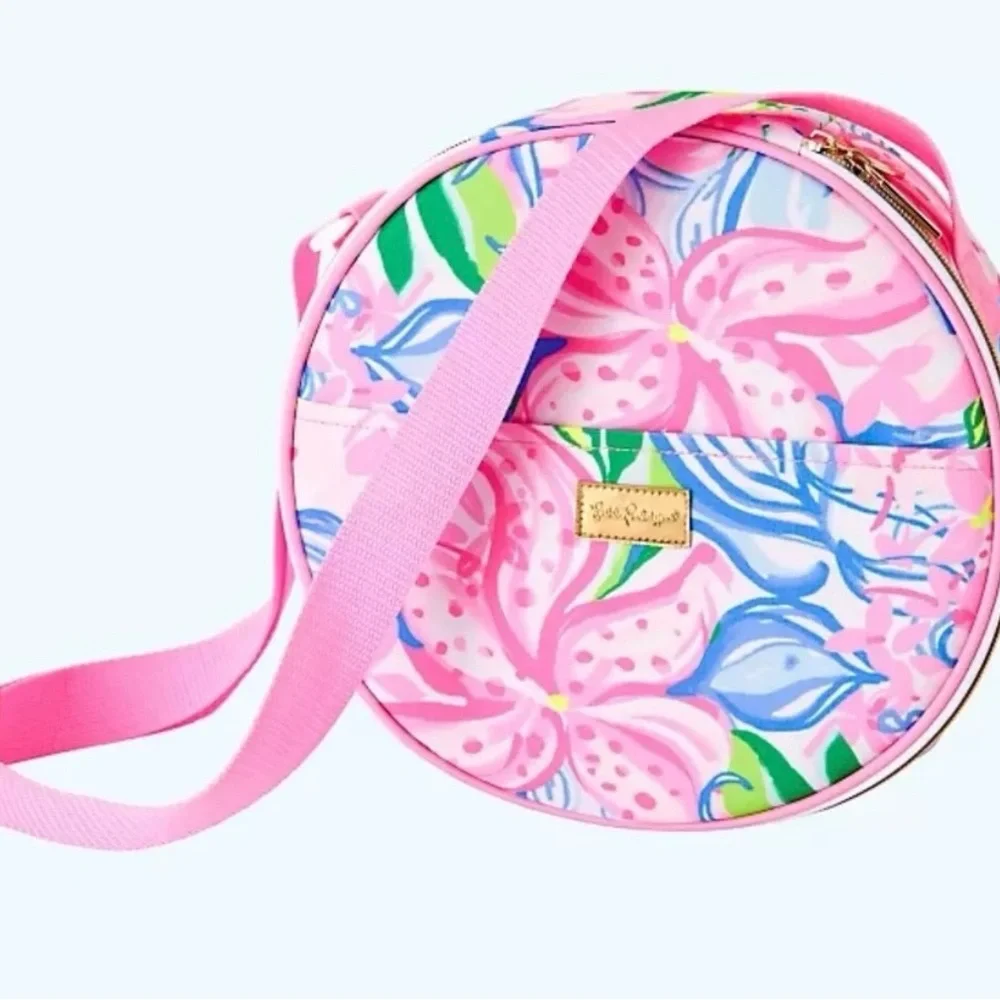 NWOT Lilly Pulitzer Picnic Basket Cooler with Accessories - Picture 3 of 11
